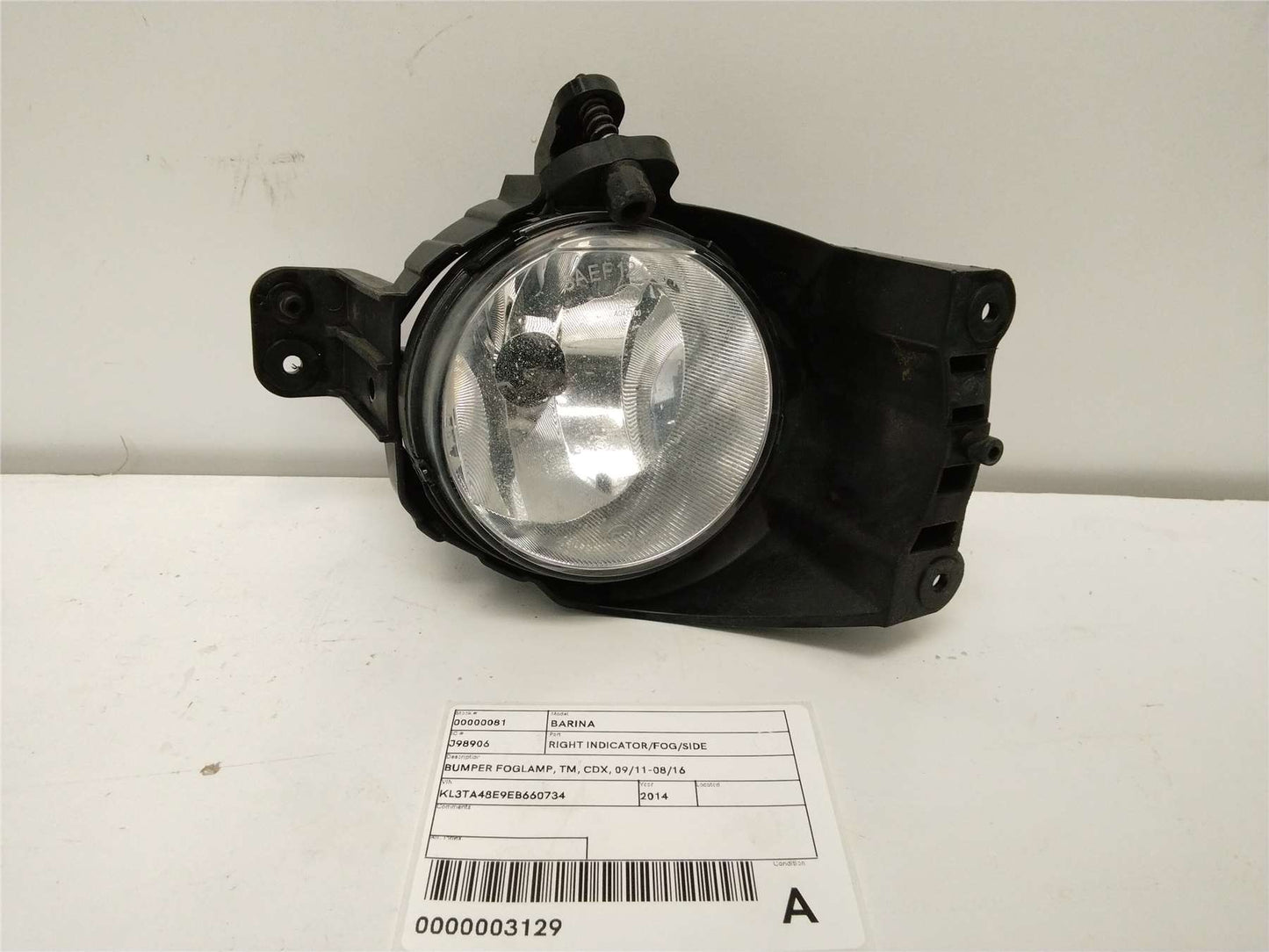 Used Holden, Barina Right Indicator/Fog/Side Bumper Foglamp Tm Cdx 09/11 08/16 2014 – image 1 - All Good Parts