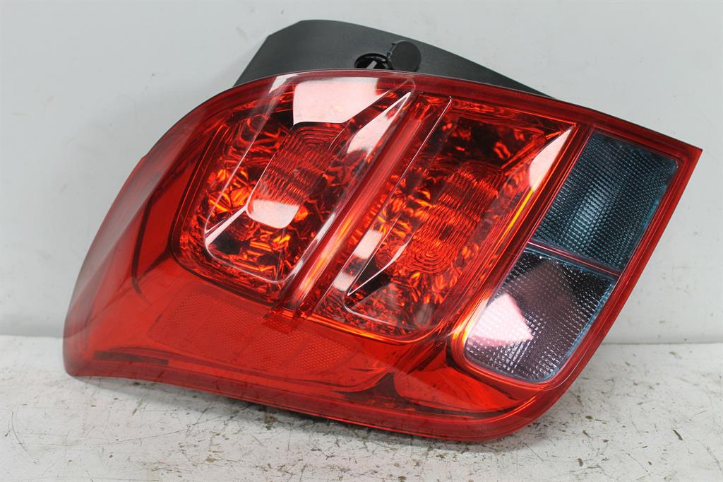 Used Holden, Trax Left Taillight Tj In Body Non Led Type 08/13 12/20 2016 – image 1 - All Good Parts
