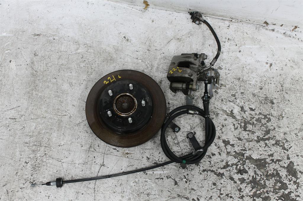 Used Kia, Cerato Left Rear Hub Assembly Yd 04/13 03/18 2018 – image 1 - All Good Parts
