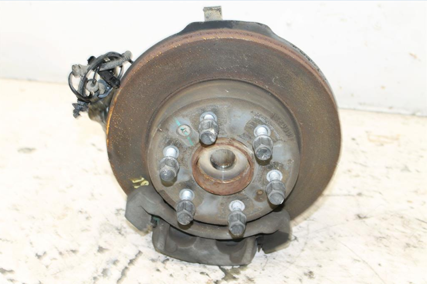 Used LDV, T60 Right Front Hub Assembly Sk8C 07/17 08/21 2018 – image 1 - All Good Parts