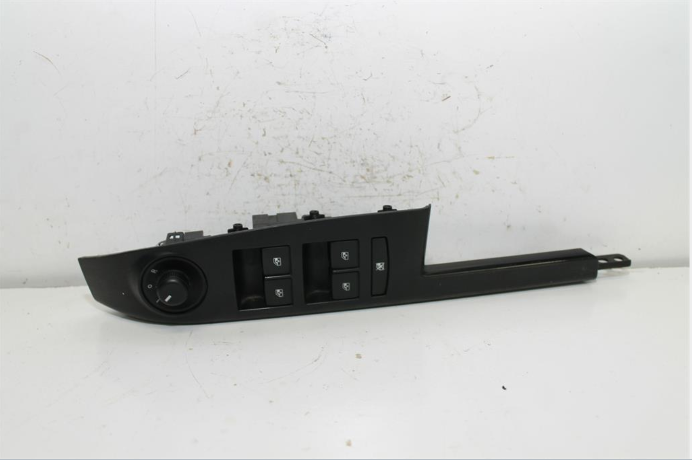 Used Holden, Barina Power Window Switch Rh Front (Master Switch) Hatch/Sedan Tm 09/11 08/16 2012 – image 1 - All Good Parts