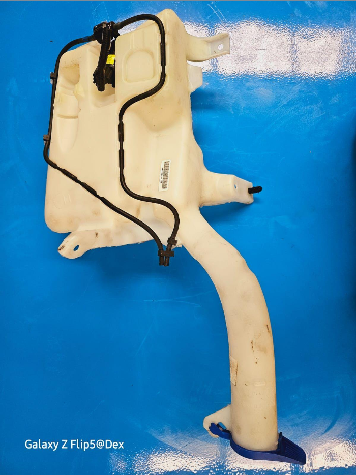 Used Ford, Mondeo Washer Bottle Md Non H/Lamp Washers Type 09/14 06/20 2015 – image 1 - All Good Parts