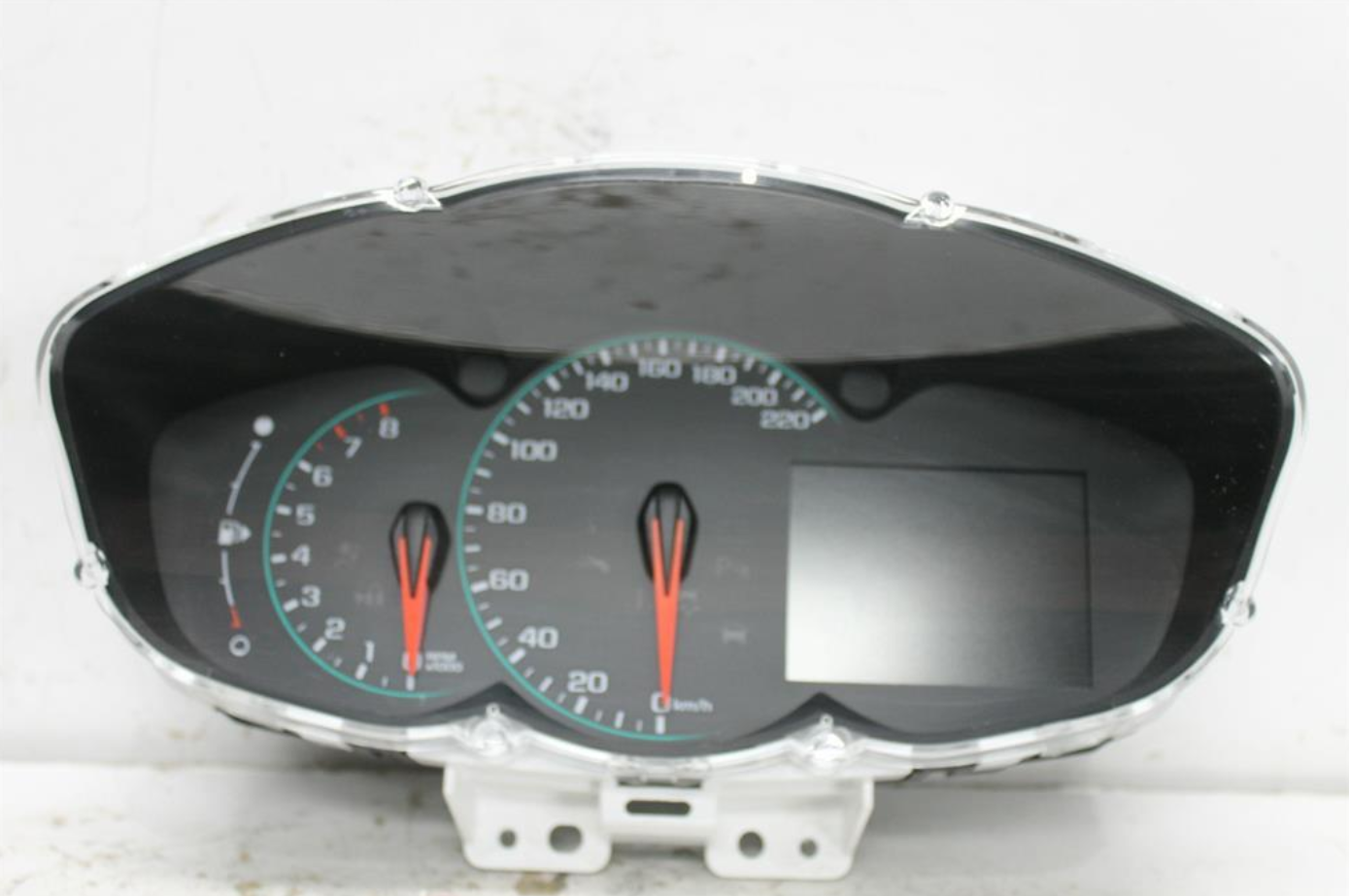 Used Holden, Trax Instrument Cluster Auto T/M Tj Series 10/16 12/20 2017 – image 1 - All Good Parts