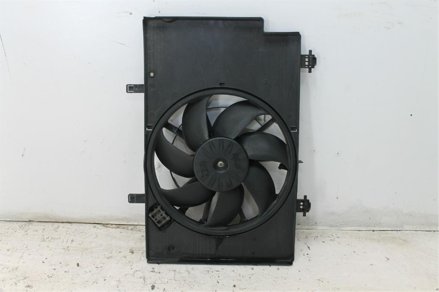 Used Ford, Ecosport Fan Radiator Fan 1.5 Petrol Bk 11/13 09/17 2014 – image 1 - All Good Parts