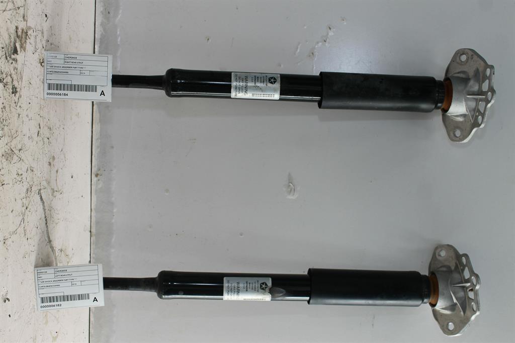 Used Jeep, Cherokee Right Rear Strut 2014 – image 1 - All Good Parts