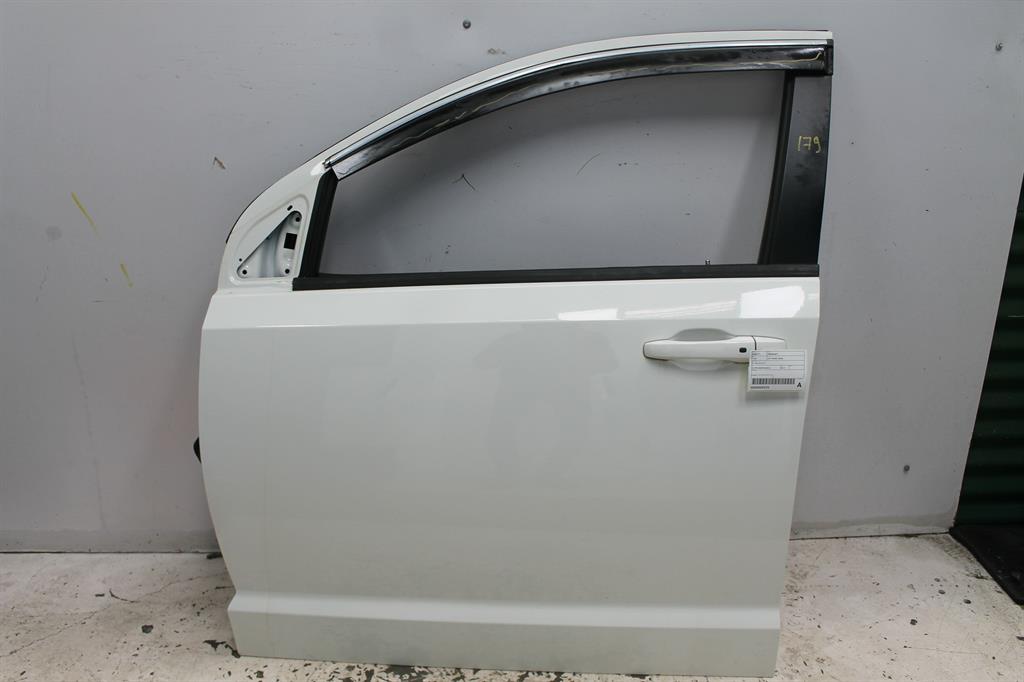 Used Fiat, Freemont Left Front Door Jf 04/13 01/17 2013 – image 1 - All Good Parts