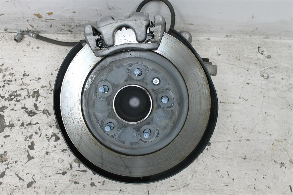 Used Holden, Equinox Right Rear Hub Assembly Eq Fwd 09/17 12/20 2019 – image 1 - All Good Parts