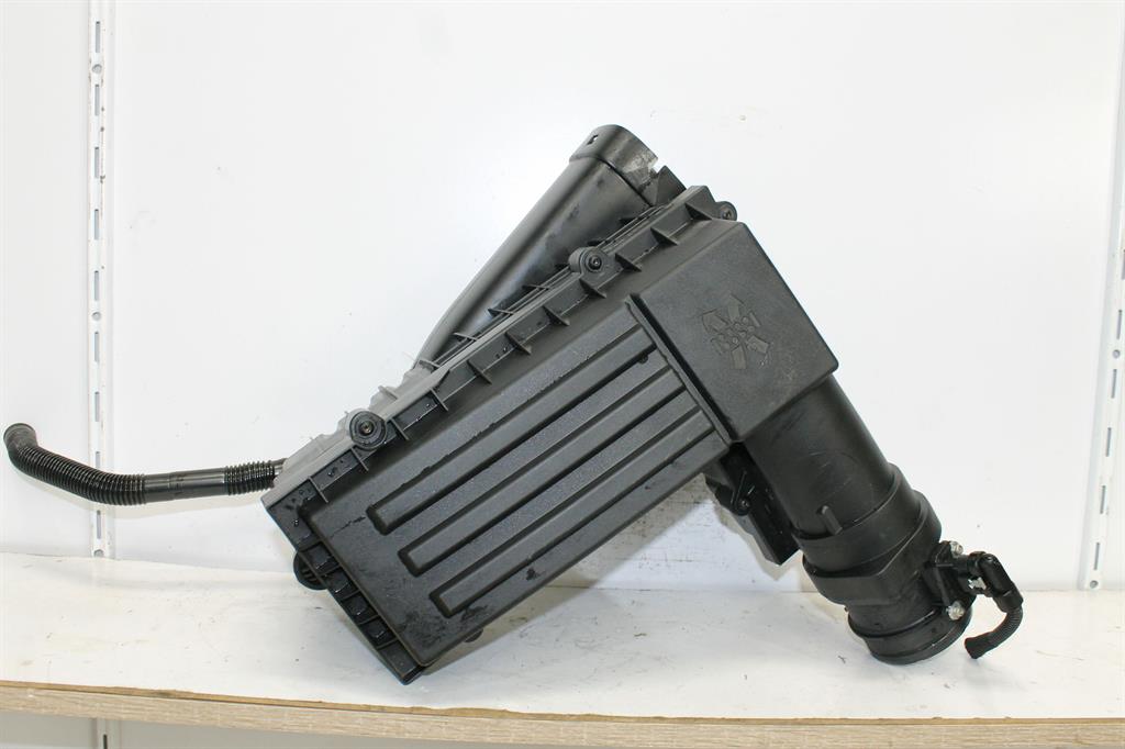 Used Volkswagen, Passat Air Cleaner/Box Air Cleaner 3C/Mk6 B7 1.8 Petrol Cdaa Code 02/10 05/15 2014 – image 1 - All Good Parts