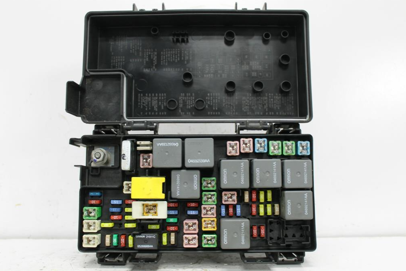 Used Dodge, Journey Fuse Box Petrol 2.7 Jc 05/08 07/11 2010 – image 1 - All Good Parts