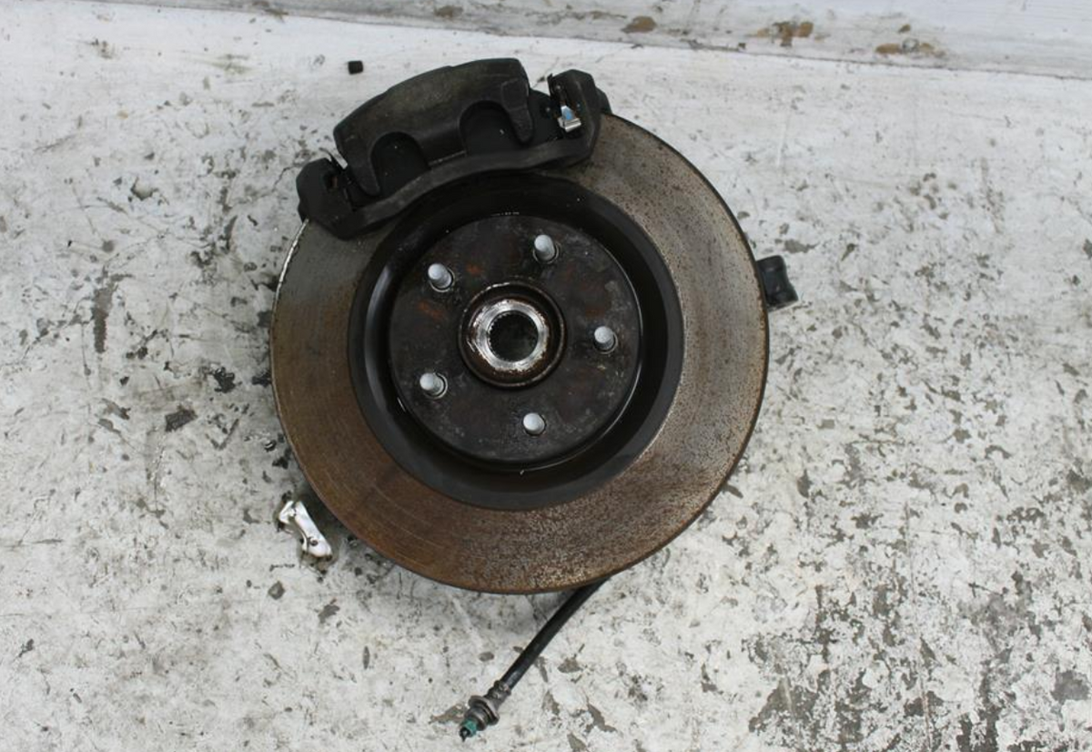 Used Renault, Koleos Left Front Hub Assembly H45 09/08 04/16 2012 – image 1 - All Good Parts
