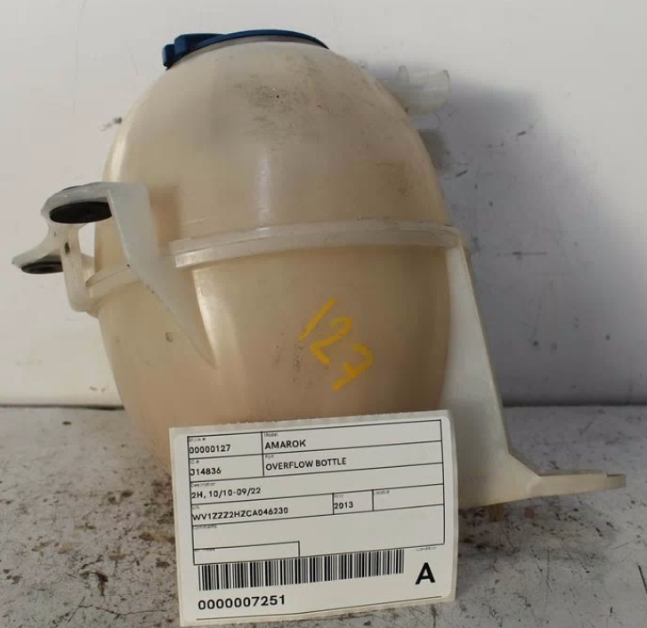 Used Volkswagen, Amarok Overflow Bottle 2H 10/10 09/22 2013 – image 1 - All Good Parts