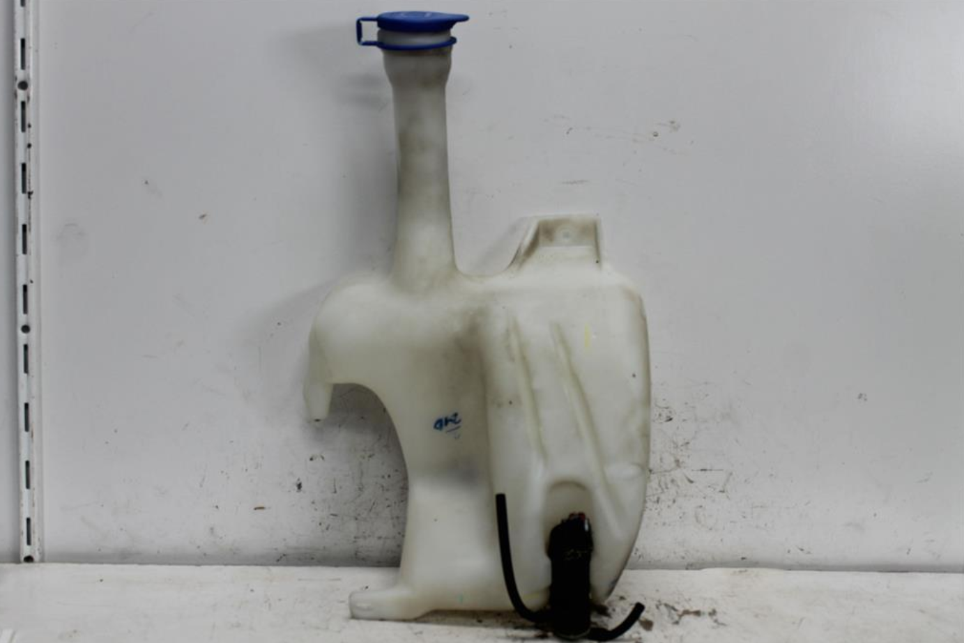 Used Ford, Ecosport Washer Bottle Bk Bl 11/13 01/20 2017 – image 1 - All Good Parts