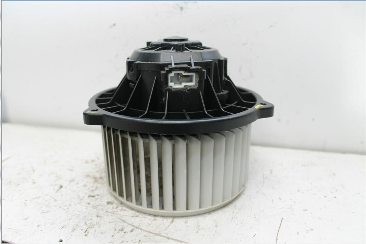 Used Hyundai, Accent Heater Fan Motor Rb Blower Motor Bosch P/N F00S3B2464 07/11 12/19 2016 – image 1 - All Good Parts