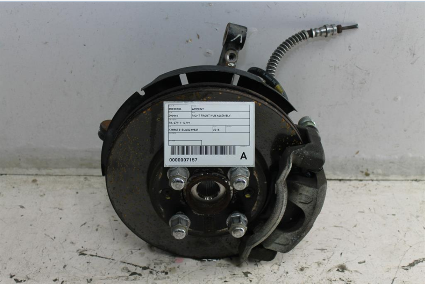 Used Hyundai, Accent Right Front Hub Assembly Rb 05/11 12/19 2016 – image 1 - All Good Parts