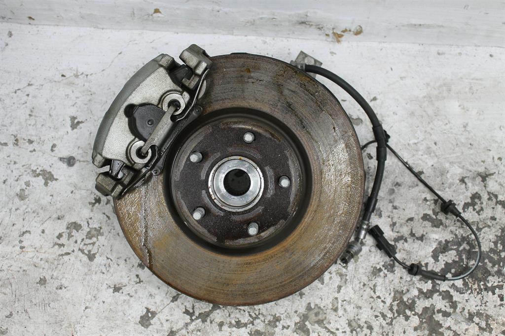 Used Ford, Mondeo Left Front Hub Assembly Md 09/14 06/20 2016 – image 1 - All Good Parts