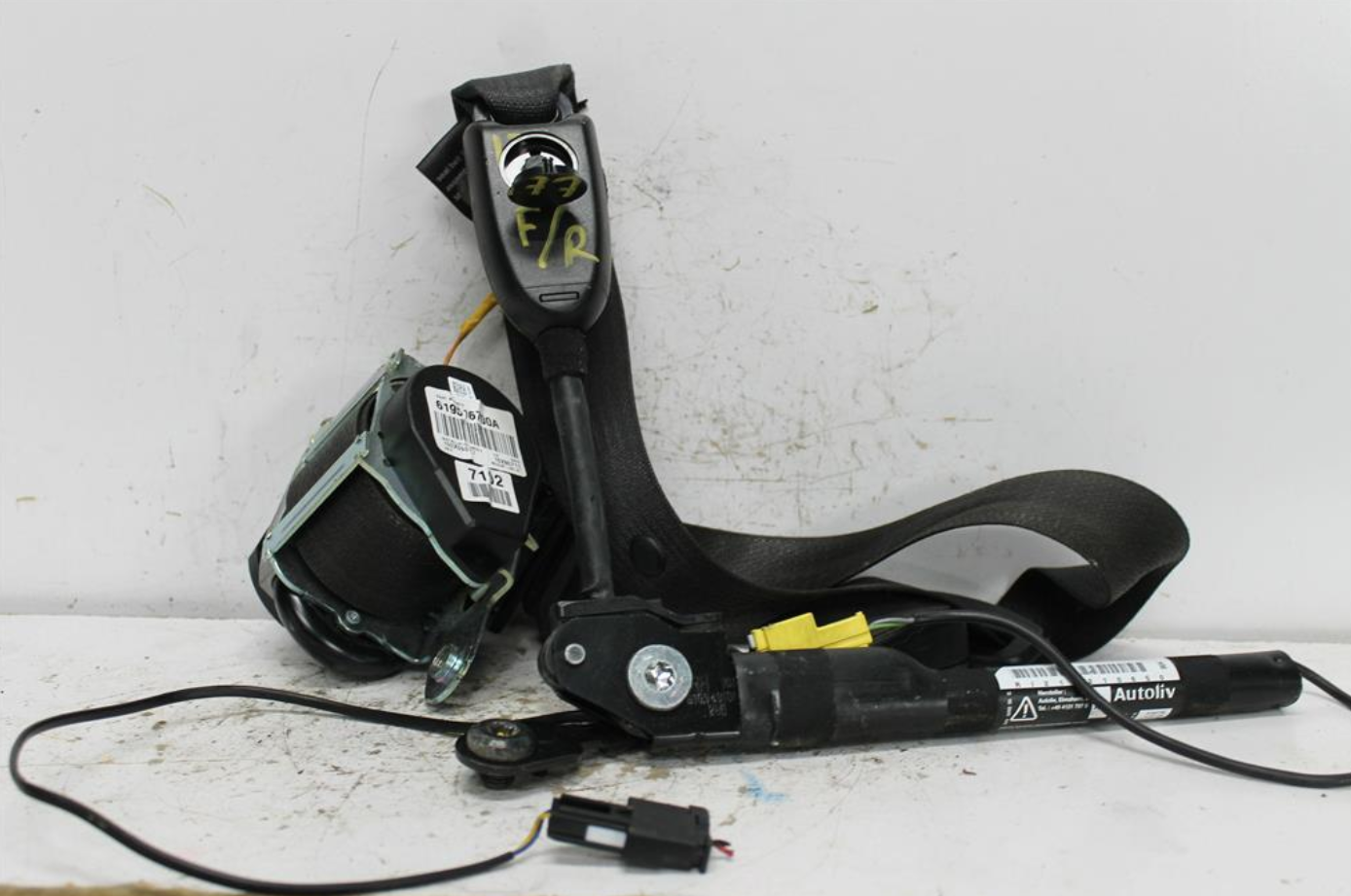 Used Holden, Cruze Seat Belt Rh Front Assy (Belt And Stalk) Square Plug Type Hatch/Sedan/Wagon Jh 03/11 12/14 2011 – image 1 - All Good Parts