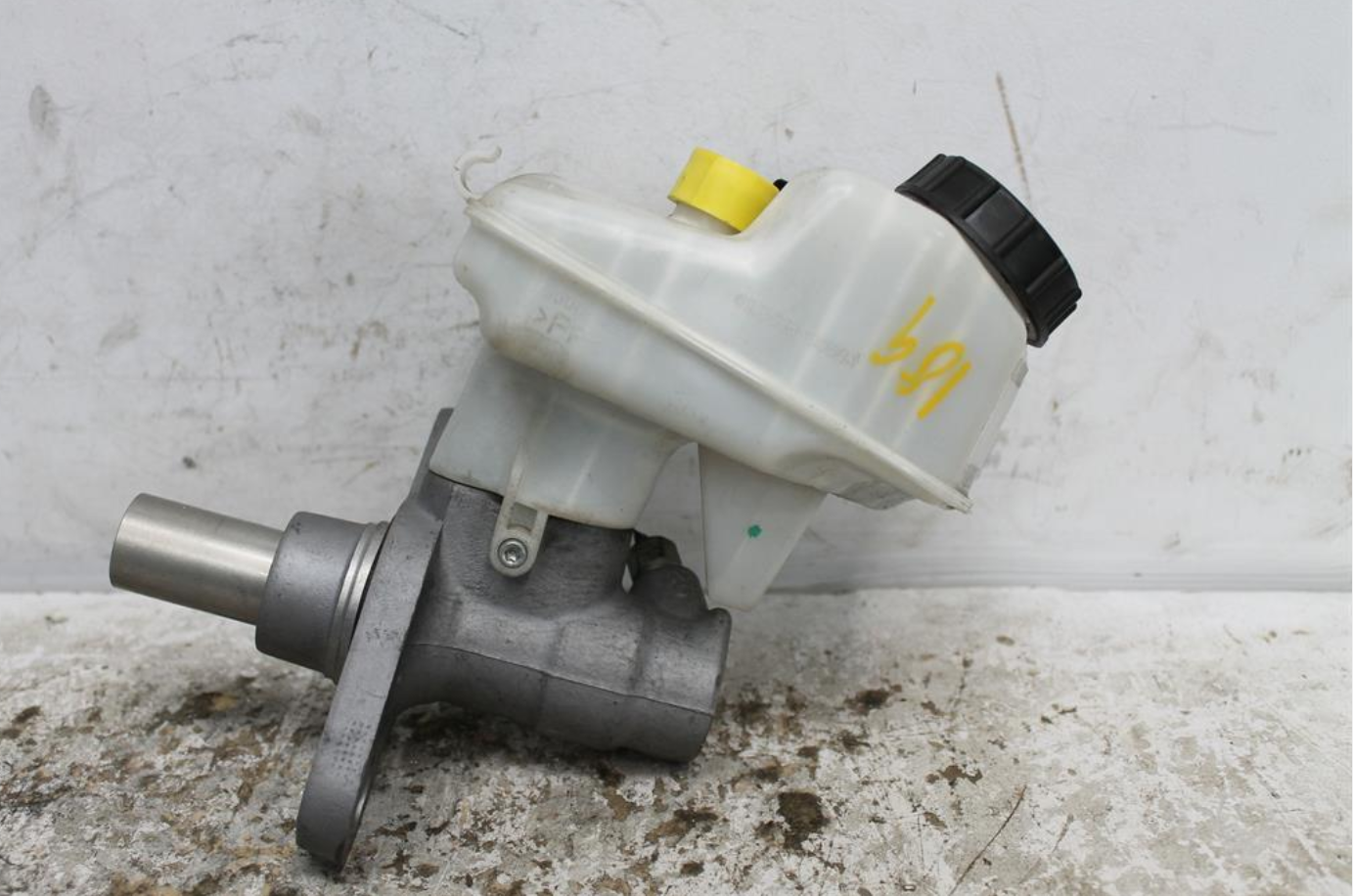 Used Holden, Cruze Master Cylinder Jh 03/11 01/17 2015 – image 1 - All Good Parts