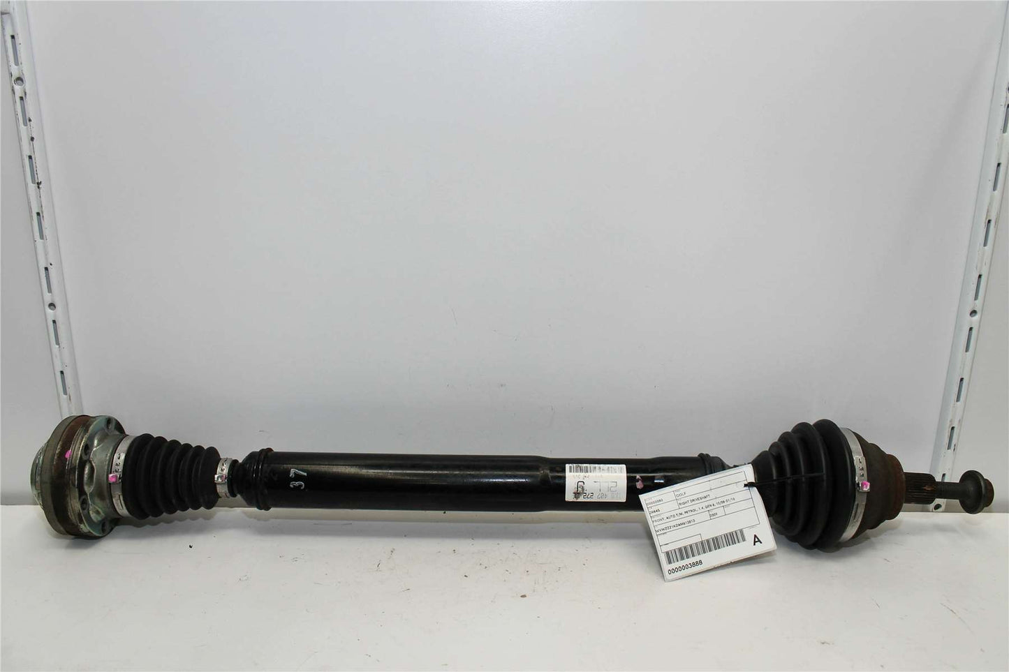 Used Volkswagen, Golf Right Driveshaft Front Auto T/M Petrol 1.4 Gen 6 10/08 01/16 2009 – image 1 - All Good Parts