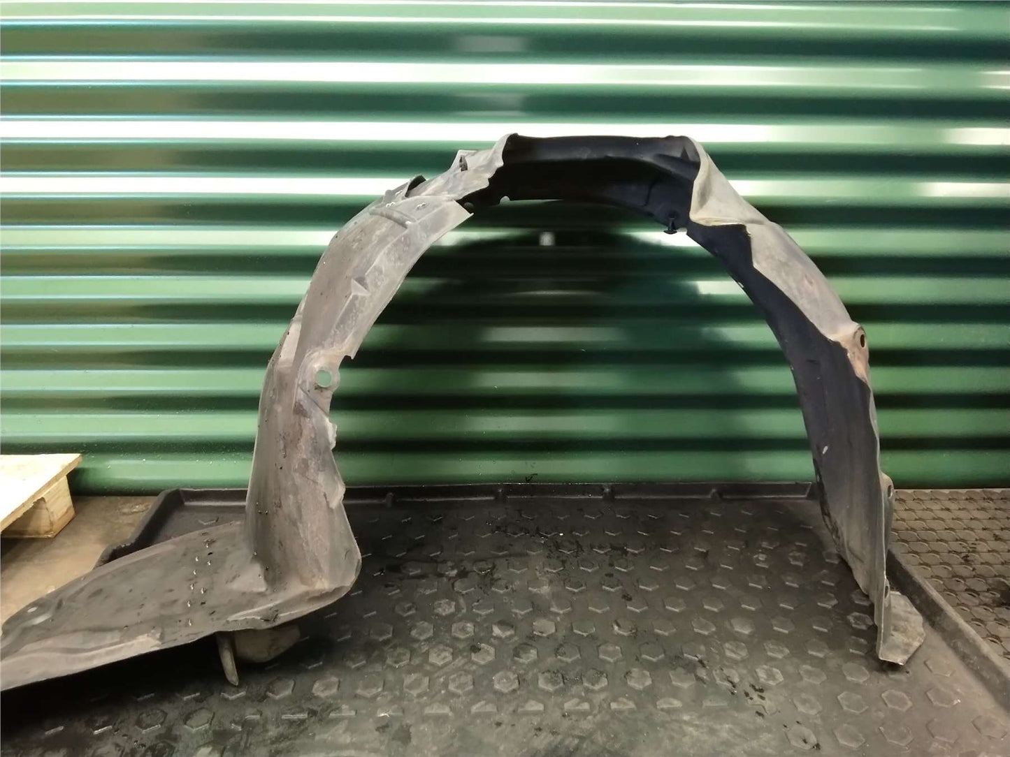 Used Mazda, 3 Right Guard Liner Bl 2.2 Eng 04/09 10/13 2010 – image 1 - All Good Parts