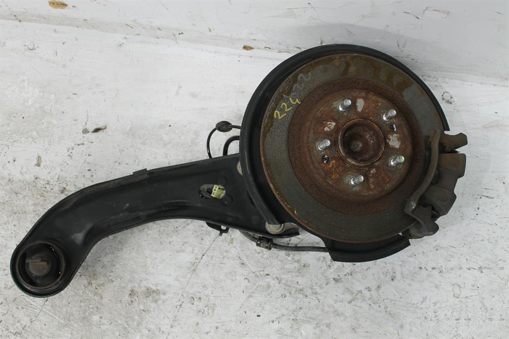 Used Hyundai, I40 Right Rear Hub Assembly Vf 09/11 12/19 2013 – image 1 - All Good Parts