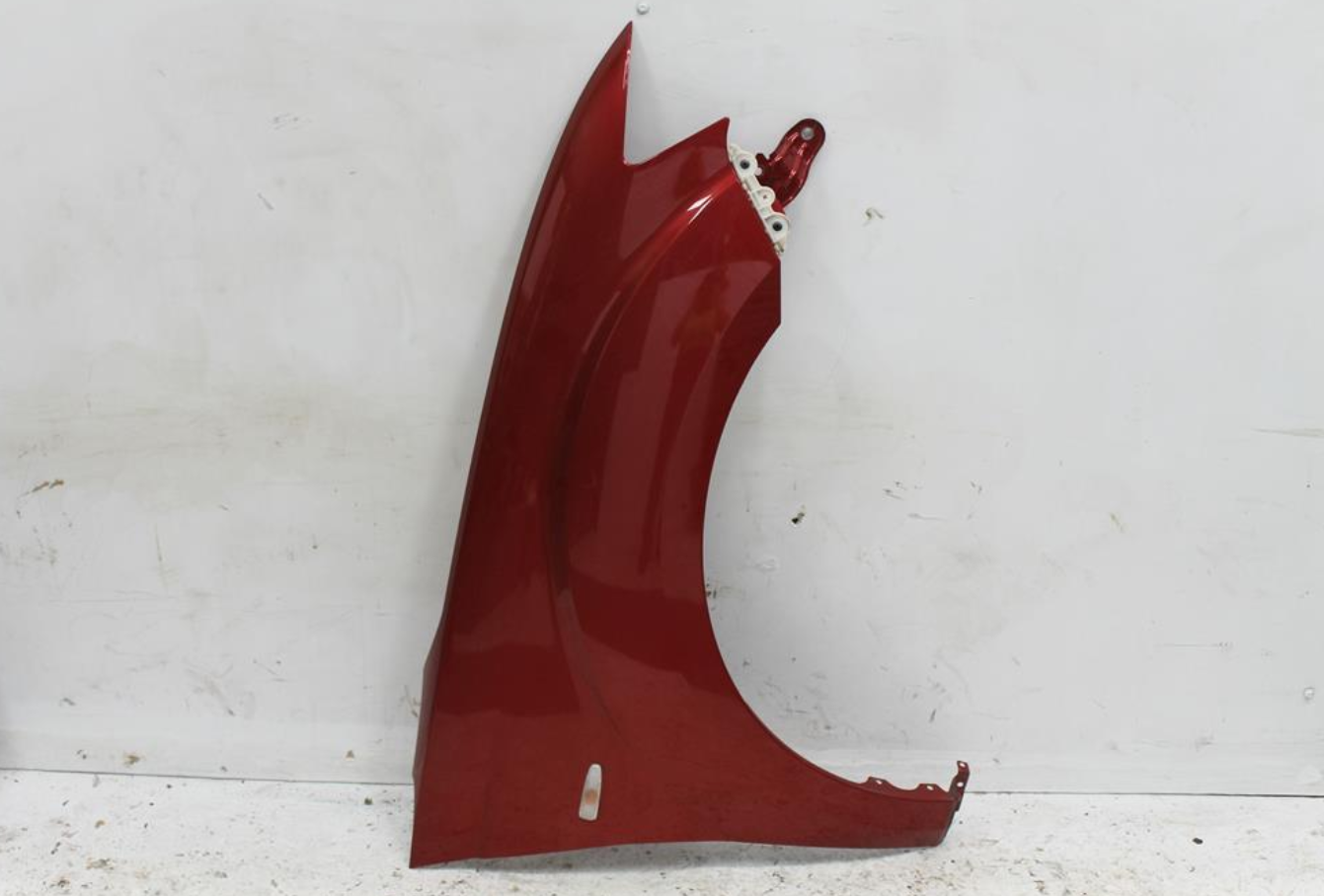 Used Mitsubishi, Outlander Right Guard Zh W/ Flasher Type 09/09 10/12 2012 – image 1 - All Good Parts