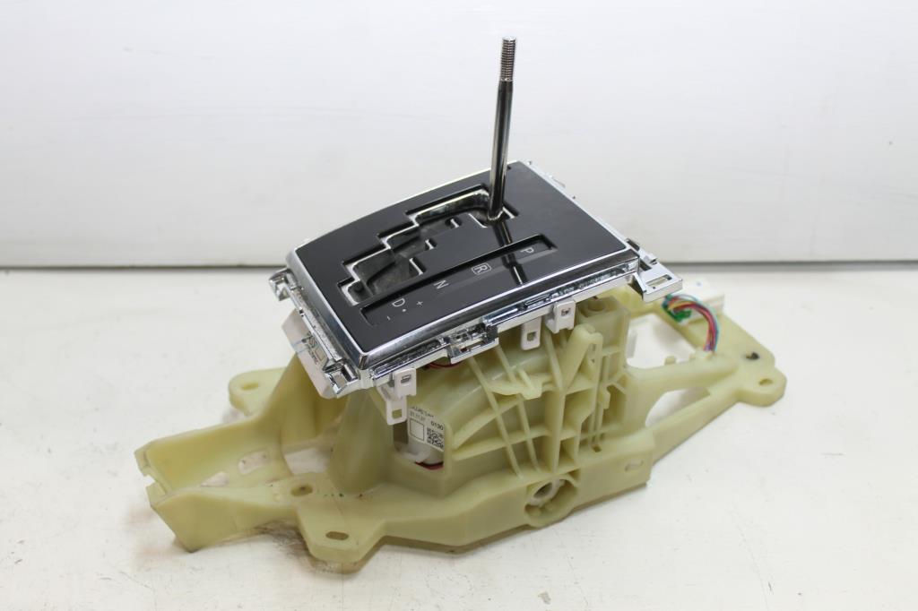 Used Mitsubishi, Triton Gear Stick/Shifter Gear Shifter Auto T/M 6 Speed Mq Mr 12/18 10/23 2021 – image 1 - All Good Parts