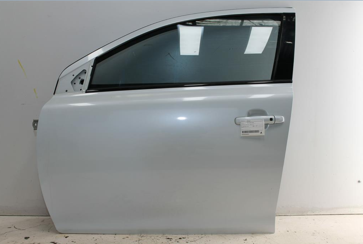 Used Suzuki, Kizashi Left Front Door Non Mould Type Fr 12/09 01/17 2011 – image 1 - All Good Parts