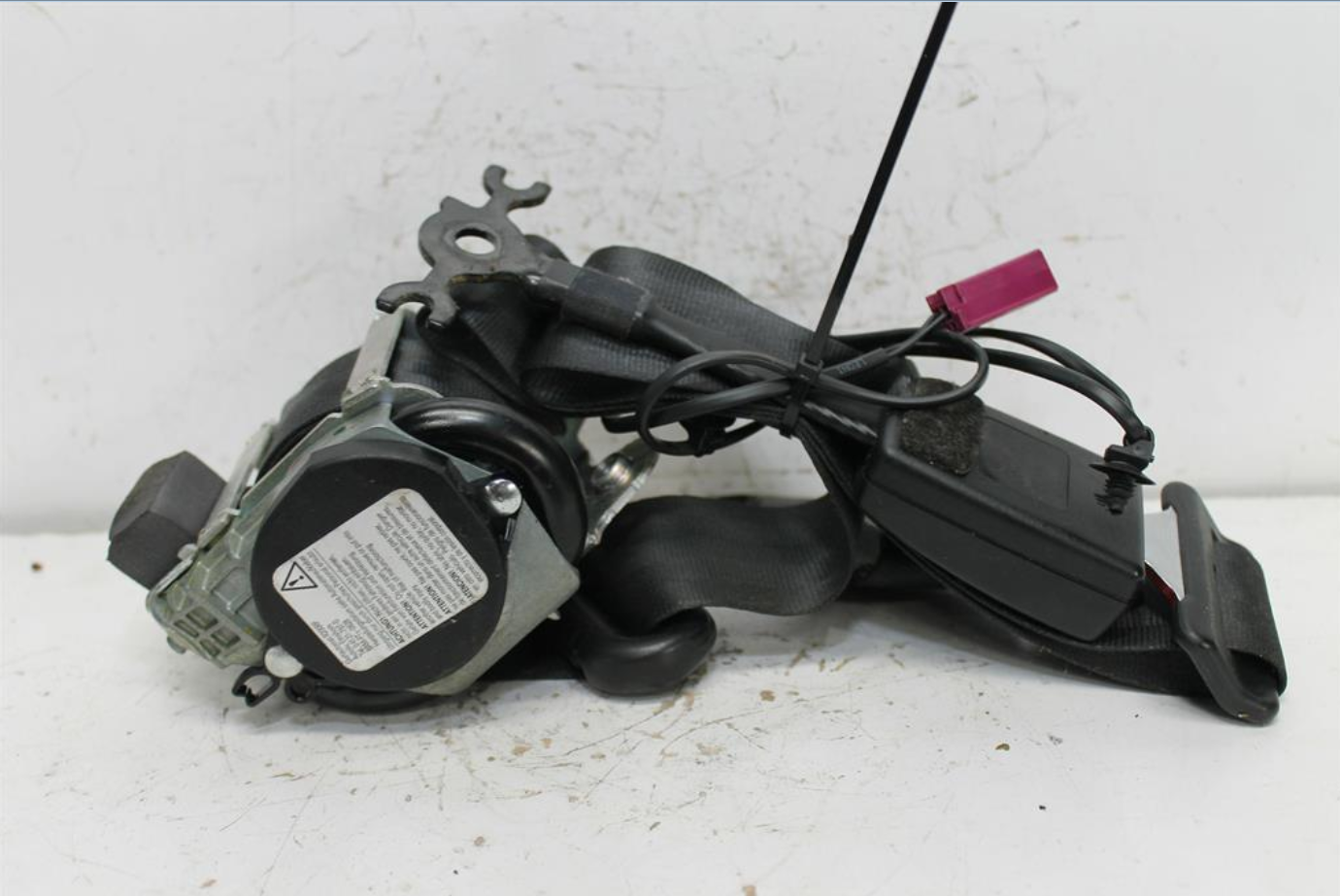 Used Ford, Mondeo Seat Belt Lh Front Assy (Belt And Stalk) Ma Mc 10/07 12/14 2009 – image 1 - All Good Parts