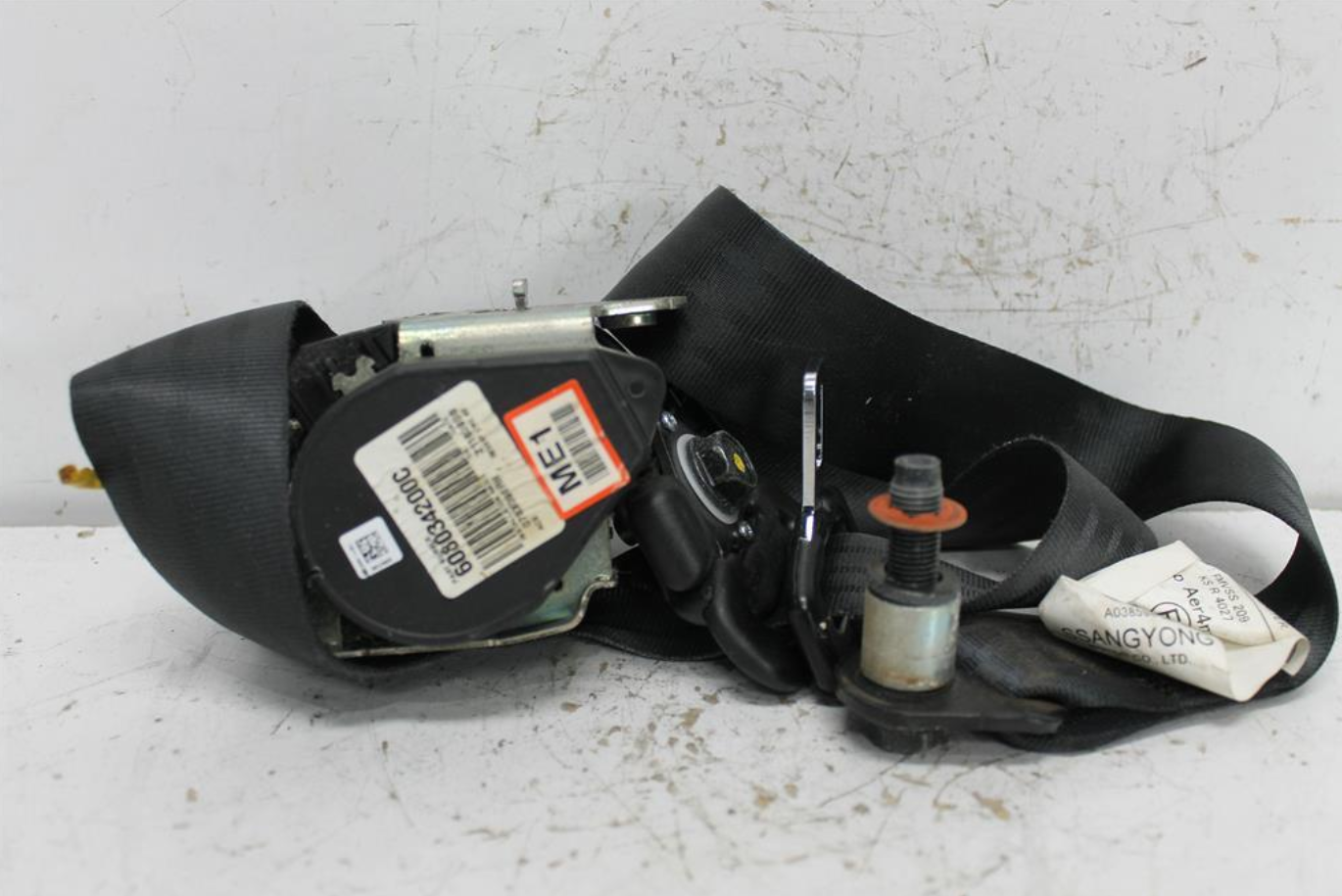 Used Ssangyong, Rexton Seat Belt Rh Front Seat Belt Only (No Stalk) Y200 Y285 07/03 11/12 2010 – image 1 - All Good Parts