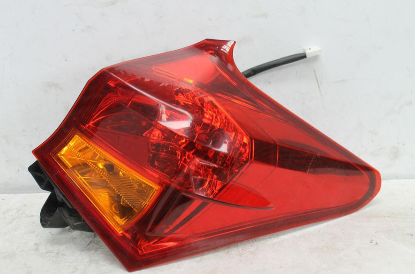 Used Toyota, Corolla Right Taillight Zre182R/Zwe186R Hatch 10/12 03/15 2013 – image 1 - All Good Parts