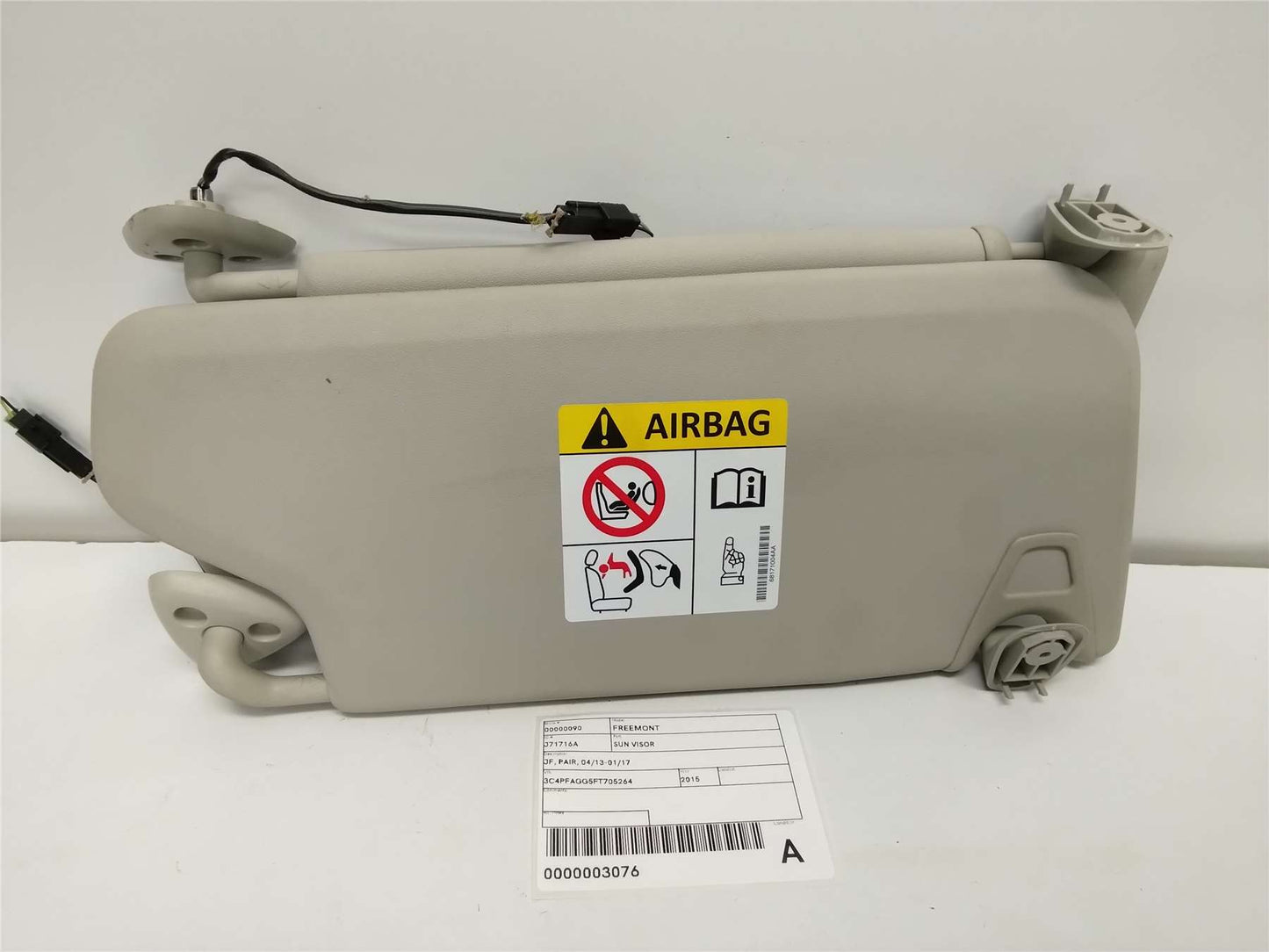 Used Fiat, Freemont Sun Visor Jf Pair 04/13 01/17 2015 – image 1 - All Good Parts