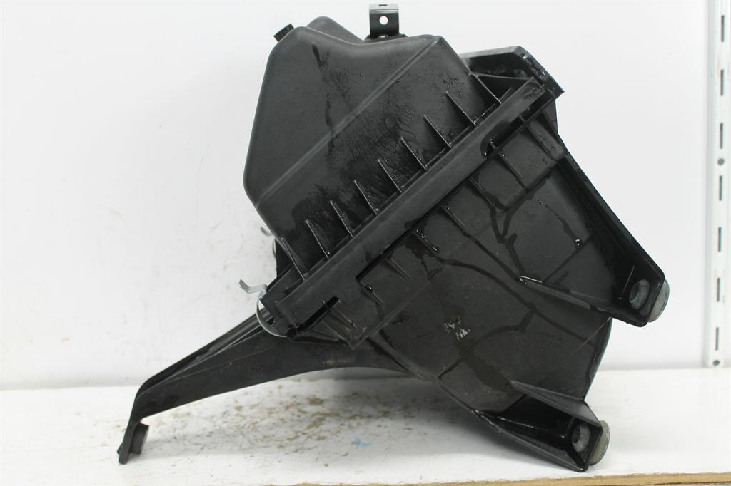 Used Fiat, Freemont Air Cleaner/Box Air Cleaner Jf 2.4 Petrol 04/13 01/17 2013 – image 1 - All Good Parts