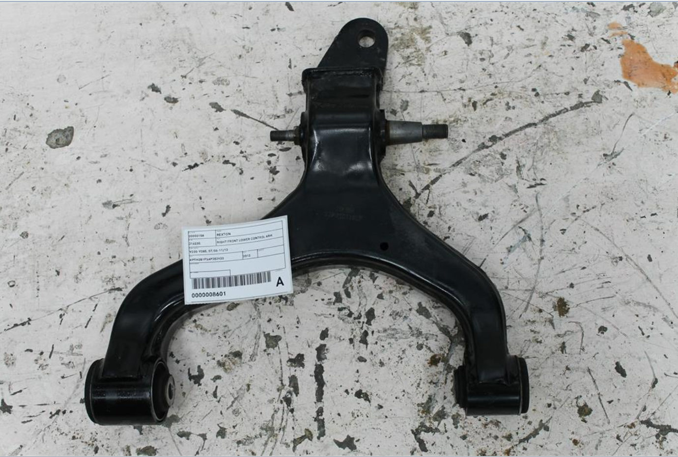 Used Ssangyong, Rexton Right Front Lower Control Arm Y220 Y285 07/06 11/12 2010 – image 1 - All Good Parts