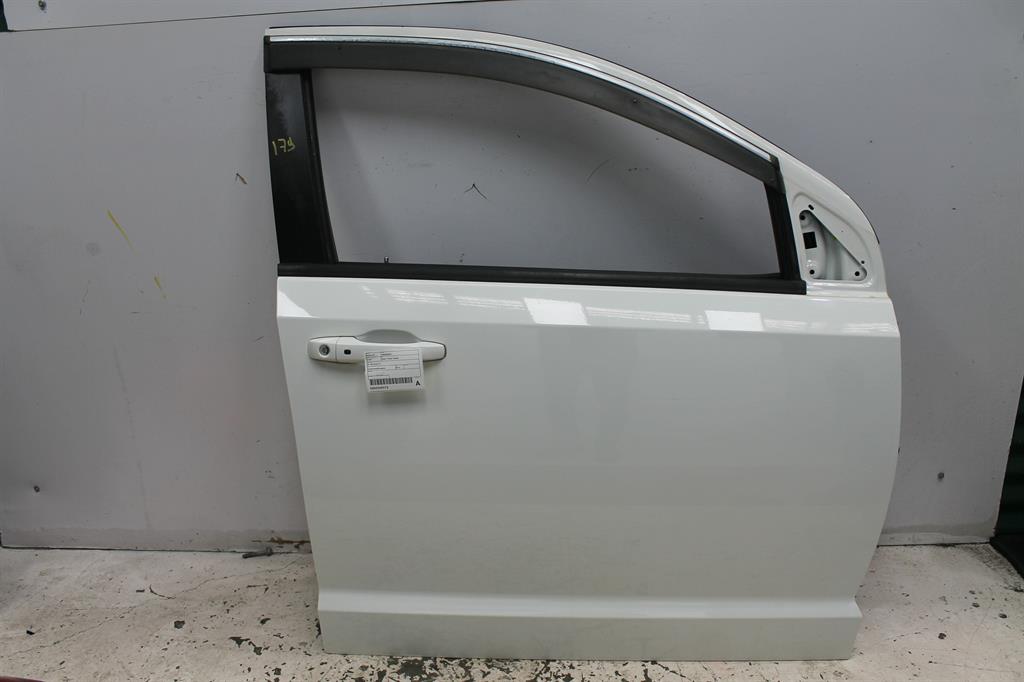 Used Fiat, Freemont Right Front Door Jf 04/13 01/17 2013 – image 1 - All Good Parts