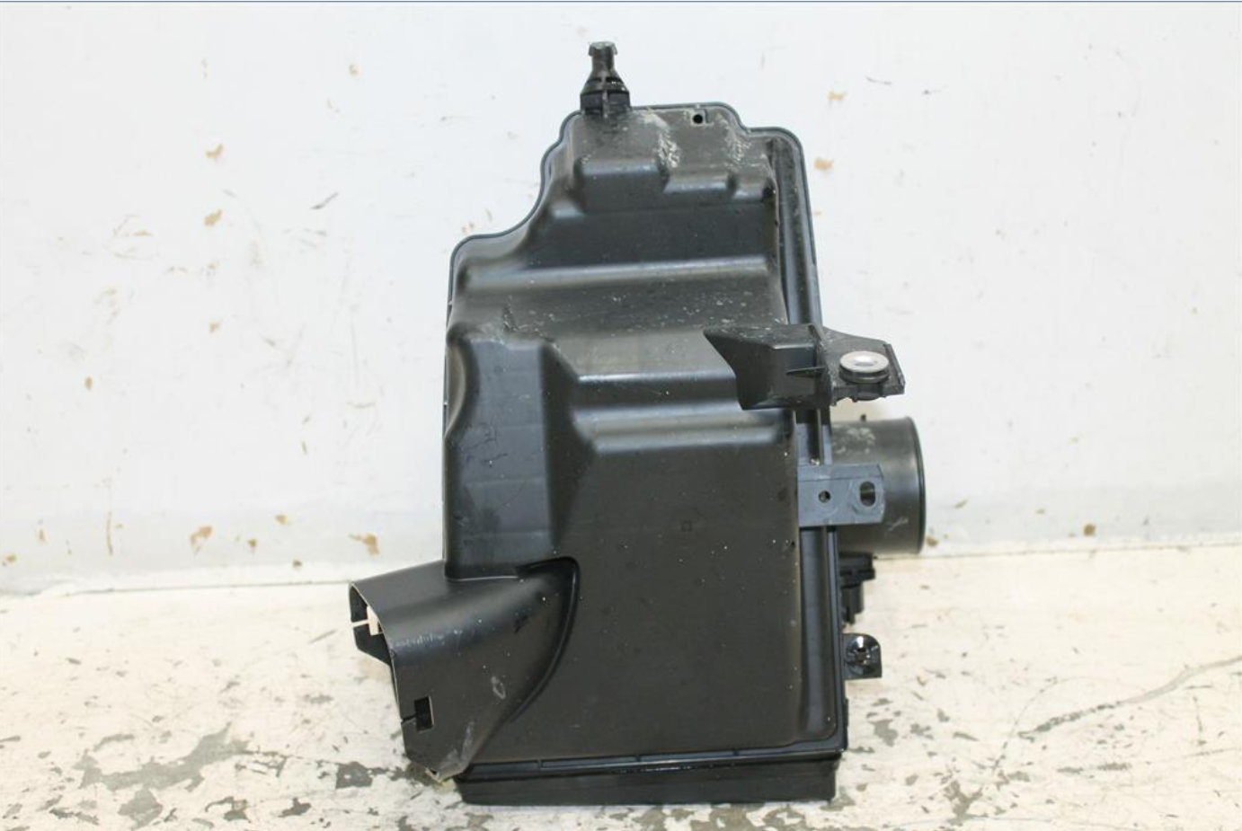 Used Nissan, Xtrail Air Cleaner/Box Air Cleaner T31 2.5 Petrol 09/07 12/13 2011 – image 1 - All Good Parts