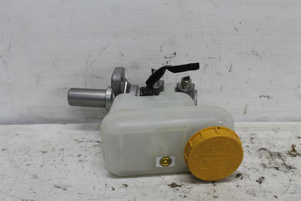 Used Subaru, Liberty Master Cylinder 6Th Gen 08/14 04/21 2015 – image 1 - All Good Parts