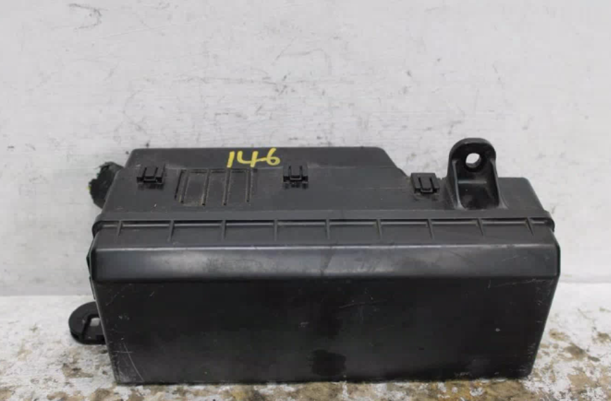 Used Mitsubishi, Triton Fuse Box Mn 08/09 04/15 2011 – image 1 - All Good Parts