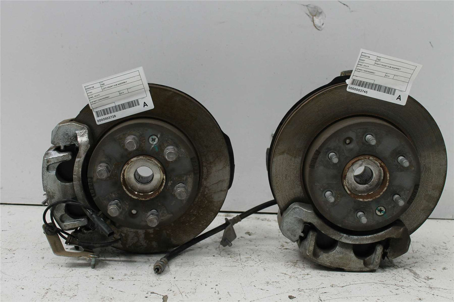 Used LDV, T60 Right Front Hub Assembly Sk8C 07/17 08/21 2019 – image 1 - All Good Parts