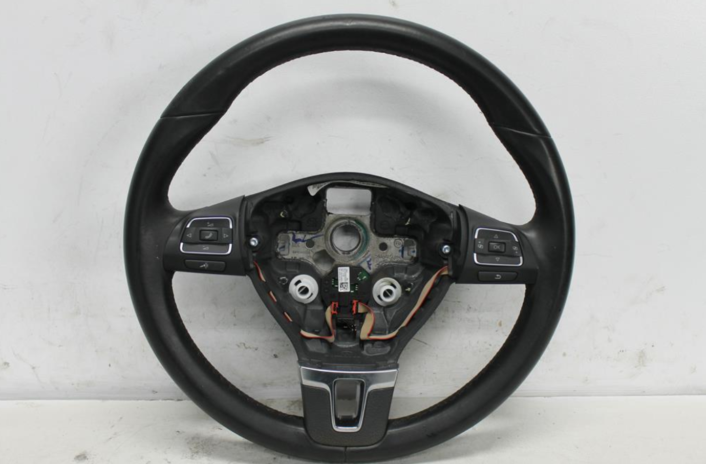 Used Volkswagen, Jetta Steering Wheel Leather 1B 02/11 12/17 2013 – image 1 - All Good Parts