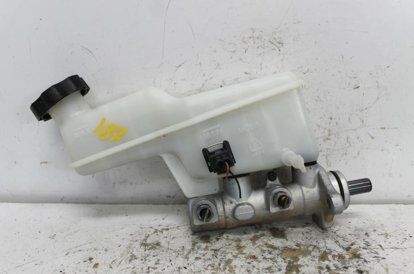 Used Hyundai, IX35 Master Cylinder Lm Series 11/09 01/16 2010 – image 1 - All Good Parts