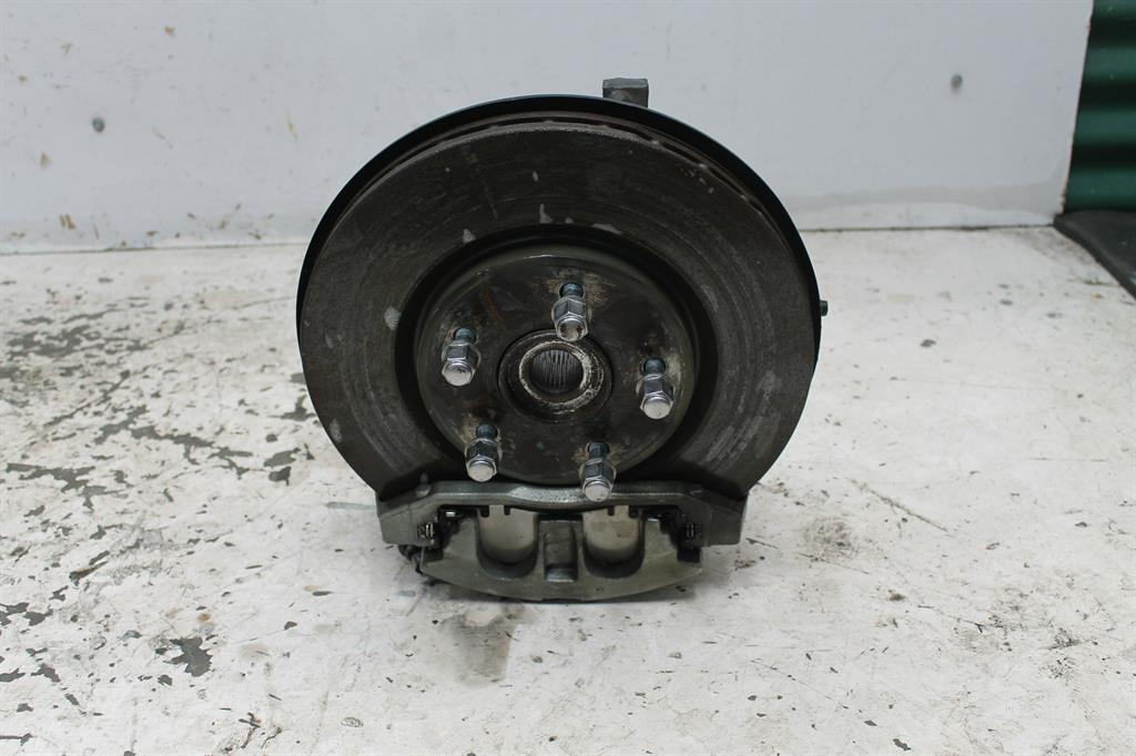 Used Fiat, Freemont Left Front Hub Assembly Jf 04/13 01/17 2013 – image 1 - All Good Parts