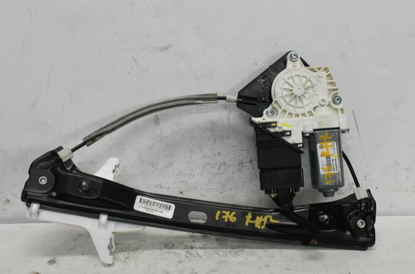 Used Volkswagen, Jetta Right Rear Wnd Reg/Motor 1B 02/11 12/17 2013 – image 1 - All Good Parts