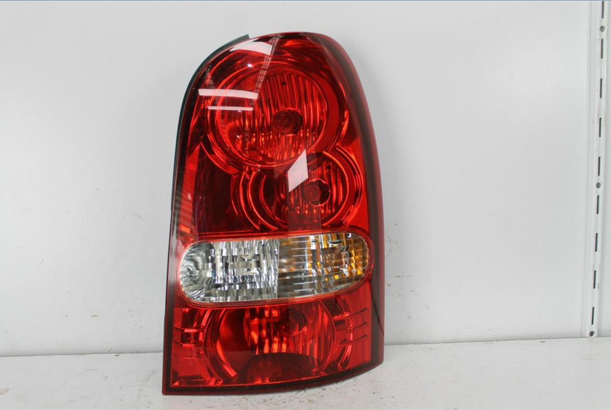 Used Ssangyong, Rexton Right Taillight Y220 Y285 07/06 11/12 2010 – image 1 - All Good Parts