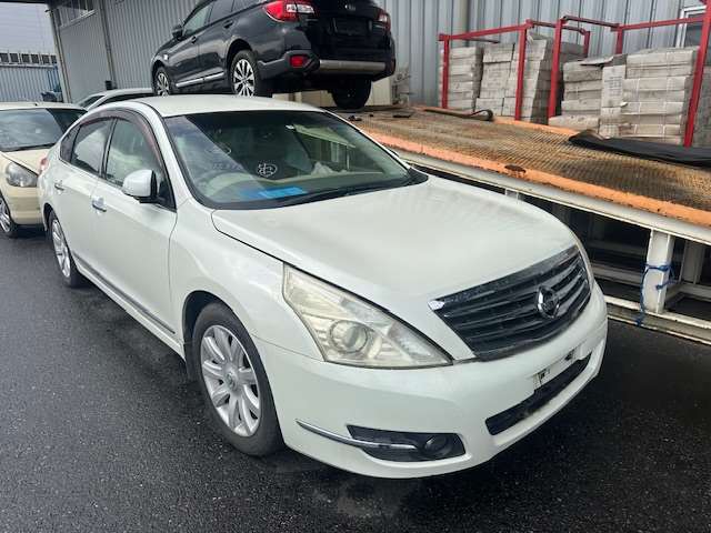 Nissan, Maxima Washer Bottle J32, 06/09-09/14