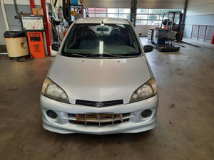 Daihatsu YRV