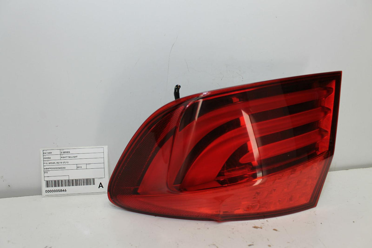 2010, BMW, 523i, F10, Right Taillight