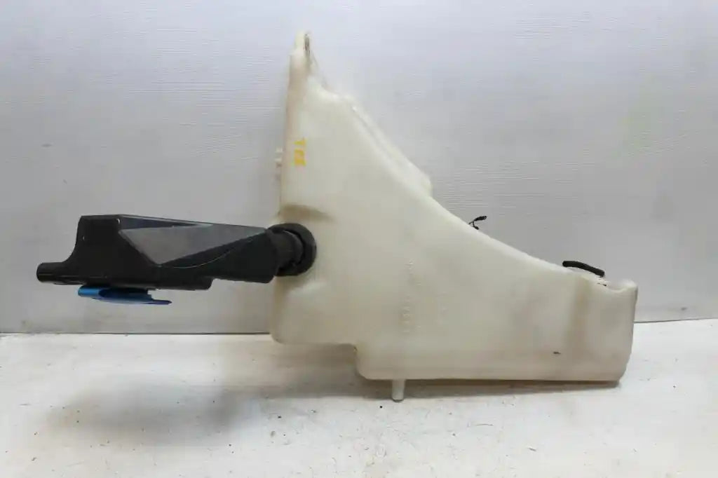 Used Audi, A4 Washer Bottle B8 8K, Non H/Lamp Washer Type, 02/08-01/16 J98921 2011 – main images - All Good Parts