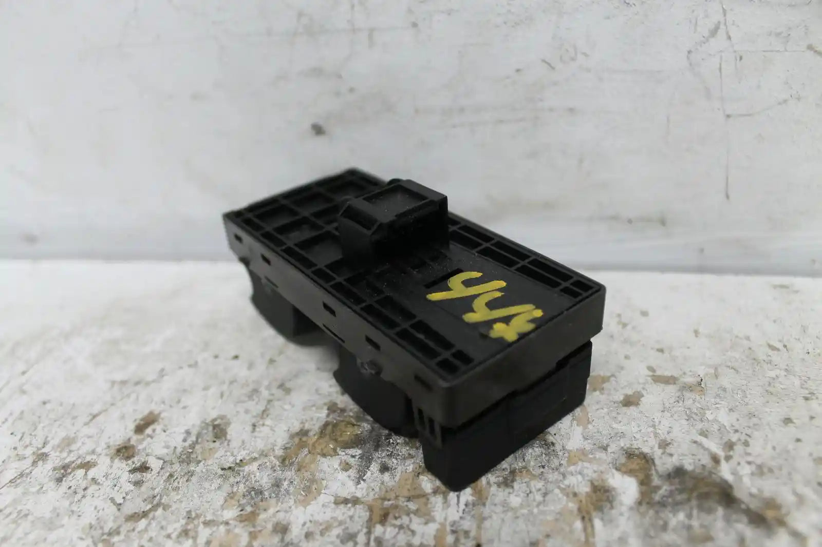 Used Audi, A4 Power Window Switch Rh Front (Master Switch) B7 Sedan/Wagon Bare Switch Only 08/04 03/08 2005 – main images - All Good Parts