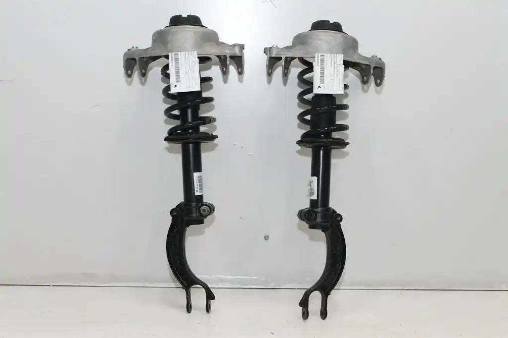 Used Audi, Q5 Right Front Strut Q5 8R 2.0 Diesel 03/09 10/12 2009 – image 1 - All Good Parts