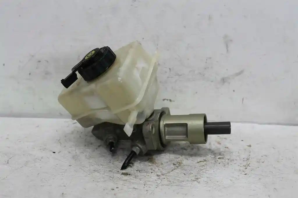 Used BMW, 3 Series Master Cylinder E90 03/05 12/13 2005 – image 1 - All Good Parts